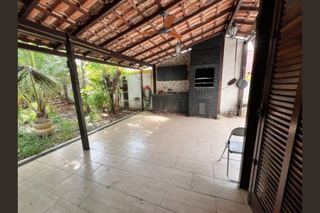 Casa à venda com 700m², 4 quartos e 2 vagas Casa à venda com 700m², 4 quartos e 2 vagasSala de Jantar - Sacada