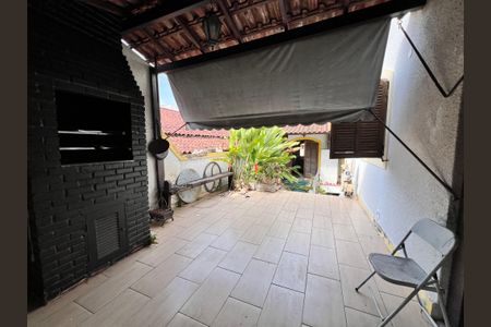 Casa à venda com 700m², 4 quartos e 2 vagas Casa à venda com 700m², 4 quartos e 2 vagasSala de Jantar - Sacada