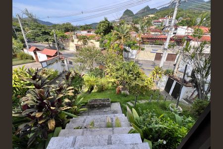 Casa à venda com 700m², 4 quartos e 2 vagas Casa à venda com 700m², 4 quartos e 2 vagasVista Sala