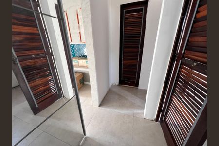 Casa à venda com 700m², 4 quartos e 2 vagas Casa à venda com 700m², 4 quartos e 2 vagasQuarto 3 Closet