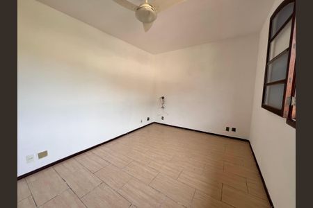 Casa à venda com 700m², 4 quartos e 2 vagas Casa à venda com 700m², 4 quartos e 2 vagasQuarto 3