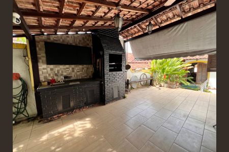 Casa à venda com 700m², 4 quartos e 2 vagas Casa à venda com 700m², 4 quartos e 2 vagasSala de Jantar - Sacada