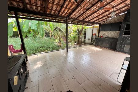 Casa à venda com 700m², 4 quartos e 2 vagas Casa à venda com 700m², 4 quartos e 2 vagasSala de Jantar - Sacada