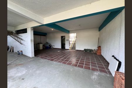 Casa à venda com 700m², 4 quartos e 2 vagas Casa à venda com 700m², 4 quartos e 2 vagasÁrea Externa