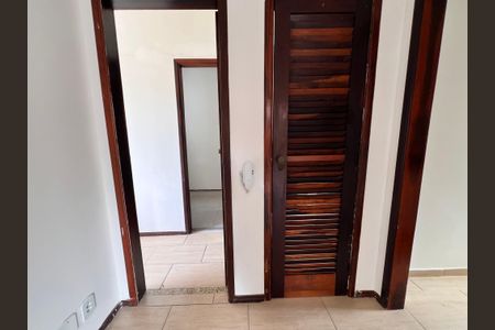 Casa à venda com 700m², 4 quartos e 2 vagas Casa à venda com 700m², 4 quartos e 2 vagasQuarto 2 Banheiro