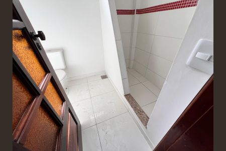 Casa à venda com 700m², 4 quartos e 2 vagas Casa à venda com 700m², 4 quartos e 2 vagasQuarto 2 Banheiro
