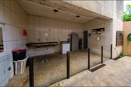 Casa à venda com 270m², 3 quartos e 4 vagasÁrea de serviço