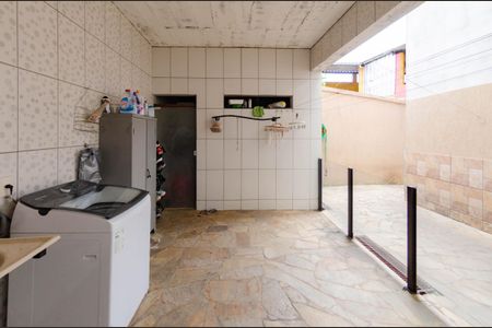 Casa à venda com 270m², 3 quartos e 4 vagasÁrea de serviço