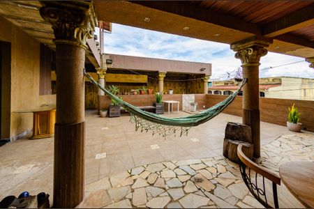 Casa à venda com 270m², 3 quartos e 4 vagasÁrea externa