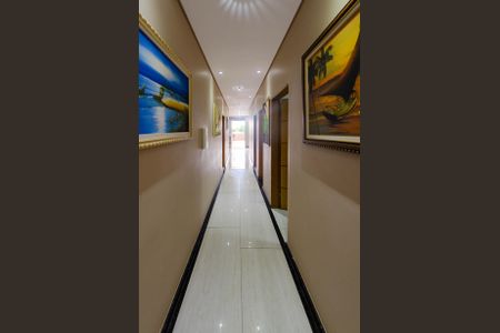 Casa à venda com 270m², 3 quartos e 4 vagasCorredor