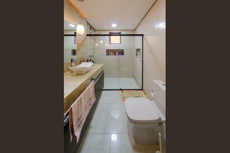 Casa à venda com 270m², 3 quartos e 4 vagasBanheiro suíte