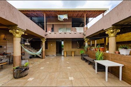 Casa à venda com 270m², 3 quartos e 4 vagasÁrea externa