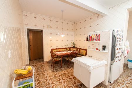 Casa à venda com 300m², 3 quartos e 3 vagas Casa à venda com 300m², 3 quartos e 3 vagasCopa