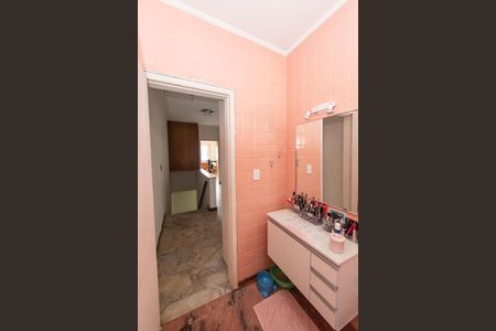 Casa à venda com 300m², 3 quartos e 3 vagas Casa à venda com 300m², 3 quartos e 3 vagasBanheiro