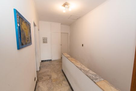 Casa à venda com 300m², 3 quartos e 3 vagas Casa à venda com 300m², 3 quartos e 3 vagasHall dos quartos