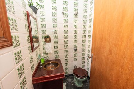 Casa à venda com 300m², 3 quartos e 3 vagas Casa à venda com 300m², 3 quartos e 3 vagasLavabo