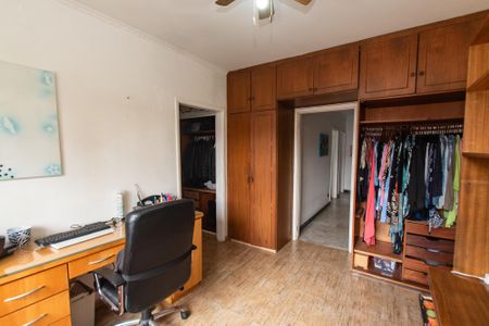 Casa à venda com 300m², 3 quartos e 3 vagas Casa à venda com 300m², 3 quartos e 3 vagasSuíte 2