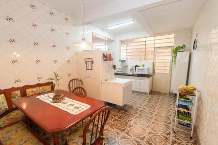 Casa à venda com 300m², 3 quartos e 3 vagas Casa à venda com 300m², 3 quartos e 3 vagasCopa