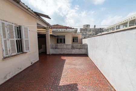 Casa à venda com 300m², 3 quartos e 3 vagas Casa à venda com 300m², 3 quartos e 3 vagasVaranda
