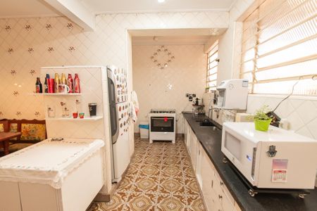 Casa à venda com 300m², 3 quartos e 3 vagas Casa à venda com 300m², 3 quartos e 3 vagasCozinha