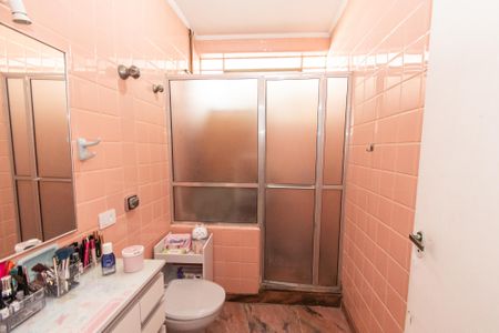 Casa à venda com 300m², 3 quartos e 3 vagas Casa à venda com 300m², 3 quartos e 3 vagasBanheiro