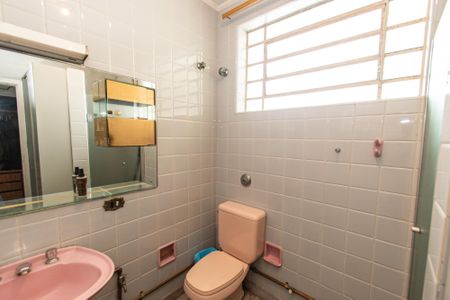 Casa à venda com 300m², 3 quartos e 3 vagas Casa à venda com 300m², 3 quartos e 3 vagasBanheiro da suíte 2