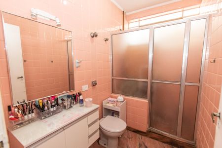 Casa à venda com 300m², 3 quartos e 3 vagas Casa à venda com 300m², 3 quartos e 3 vagasBanheiro