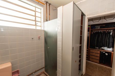 Casa à venda com 300m², 3 quartos e 3 vagas Casa à venda com 300m², 3 quartos e 3 vagasBanheiro da suíte 2