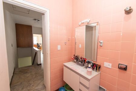 Casa à venda com 300m², 3 quartos e 3 vagas Casa à venda com 300m², 3 quartos e 3 vagasBanheiro