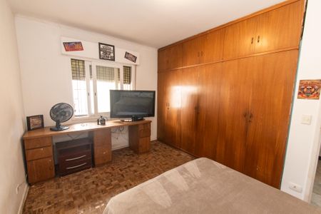 Casa à venda com 300m², 3 quartos e 3 vagas Casa à venda com 300m², 3 quartos e 3 vagasQuarto