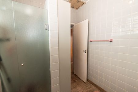 Casa à venda com 300m², 3 quartos e 3 vagas Casa à venda com 300m², 3 quartos e 3 vagasBanheiro da suíte 2