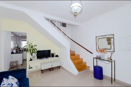 Casa à venda com 100m², 2 quartos e 1 vagaSala