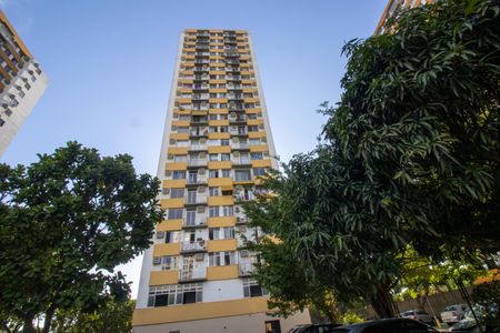 Apartamento para alugar com 57m², 2 quartos e 1 vaga Apartamento para alugar com 57m², 2 quartos e 1 vagaFachada