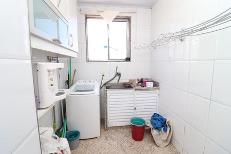 Casa à venda com 450m², 3 quartos e 3 vagasÁrea de Serviço