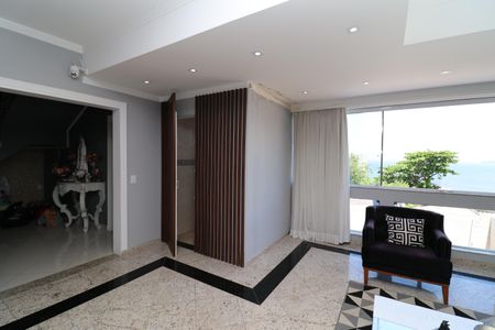 Casa à venda com 450m², 3 quartos e 3 vagasSala