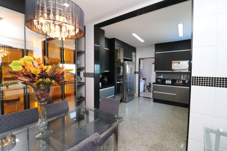 Casa à venda com 450m², 3 quartos e 3 vagasCozinha