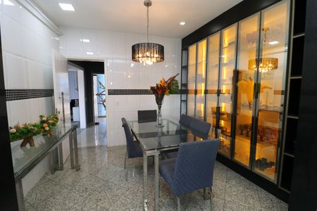 Casa à venda com 450m², 3 quartos e 3 vagasCozinha