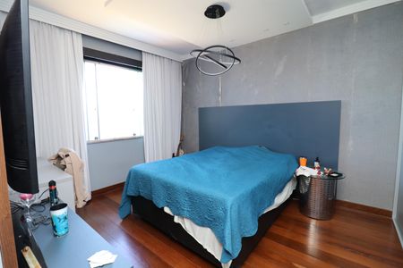 Casa à venda com 450m², 3 quartos e 3 vagasSuíte 1