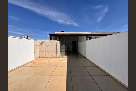 Apartamento à venda com 104m², 2 quartos e 2 vagas Apartamento à venda com 104m², 2 quartos e 2 vagasCobertura
