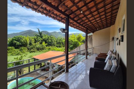 Casa à venda com 280m², 4 quartos e 2 vagas Casa à venda com 280m², 4 quartos e 2 vagasVaranda da suíte  3
