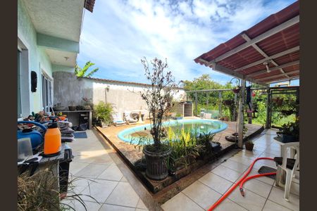 Casa à venda com 280m², 4 quartos e 2 vagas Casa à venda com 280m², 4 quartos e 2 vagasÁrea externa