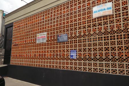 Casa de condomínio à venda com 180m², 5 quartos e 3 vagas Casa de condomínio à venda com 180m², 5 quartos e 3 vagasFachada