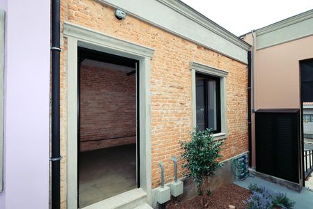 Casa de condomínio à venda com 180m², 5 quartos e 3 vagas Casa de condomínio à venda com 180m², 5 quartos e 3 vagasCasa 1 - Fachada