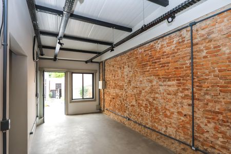 Casa de condomínio à venda com 180m², 5 quartos e 3 vagas Casa de condomínio à venda com 180m², 5 quartos e 3 vagasCasa 4 - Quarto e cozinha