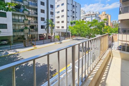 Apartamento para alugar com 110m², 3 quartos e 1 vaga Apartamento para alugar com 110m², 3 quartos e 1 vagaVaranda - Quarto 2