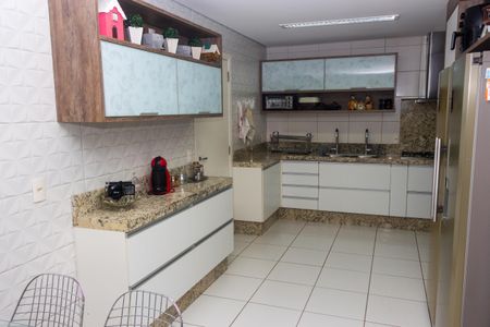 Apartamento à venda com 193m², 4 quartos e 3 vagas Apartamento à venda com 193m², 4 quartos e 3 vagasCozinha