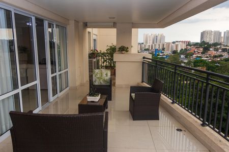 Apartamento à venda com 193m², 4 quartos e 3 vagas Apartamento à venda com 193m², 4 quartos e 3 vagasVaranda da Sala