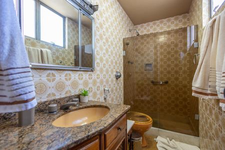 Apartamento à venda com 130m², 3 quartos e 2 vagas Apartamento à venda com 130m², 3 quartos e 2 vagasBanheiro Suite