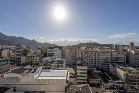 Apartamento à venda com 130m², 3 quartos e 2 vagas Apartamento à venda com 130m², 3 quartos e 2 vagasQuarto Suite Vista