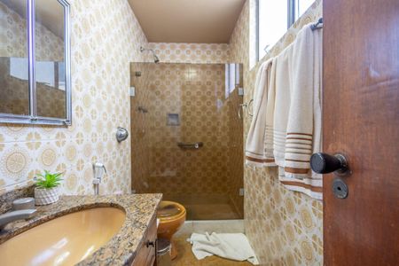 Apartamento à venda com 130m², 3 quartos e 2 vagas Apartamento à venda com 130m², 3 quartos e 2 vagasBanheiro Suite